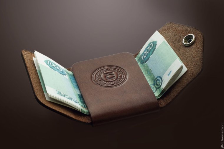 Кошелек с купюрами