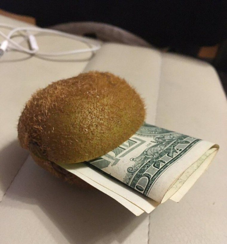 Пять тысяч рублей на киви