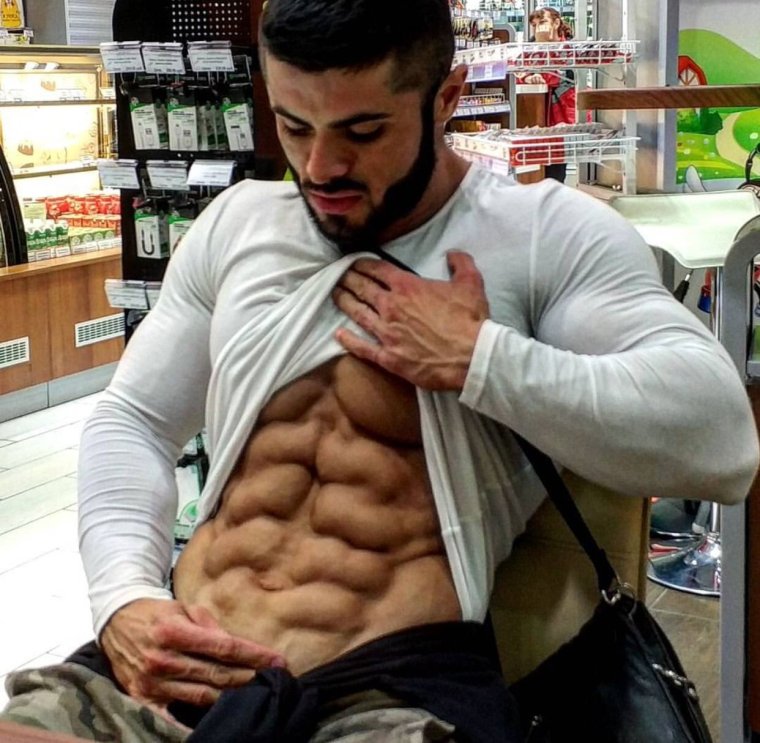 Накаченные кавказцы