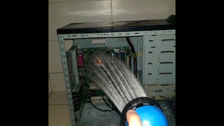 Охлаждение для корпуса компьютера прикол