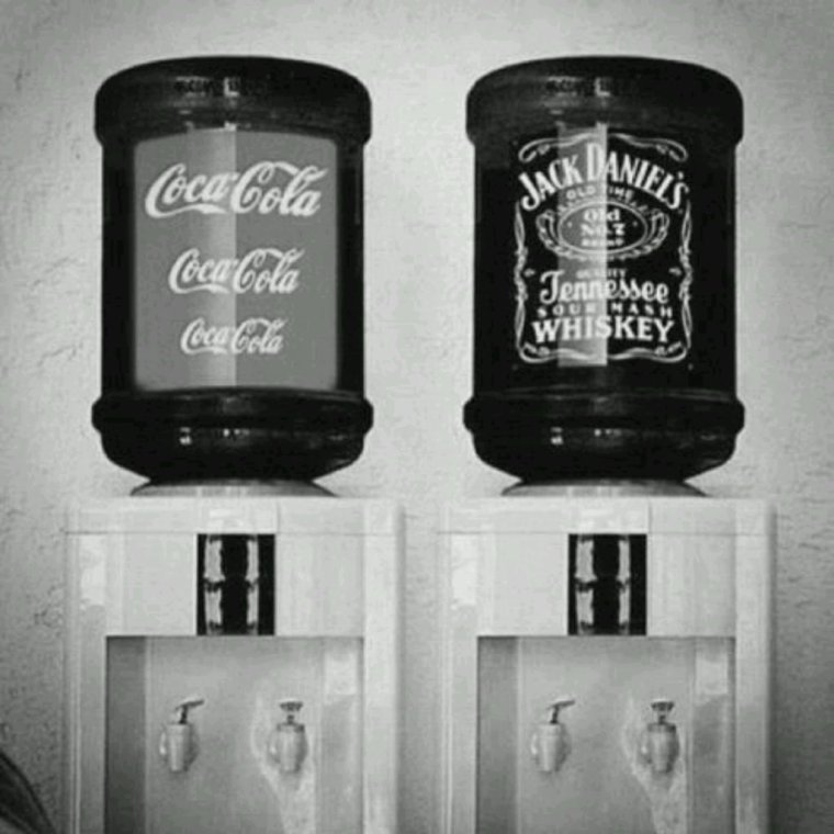 Кулер с виски в офисе