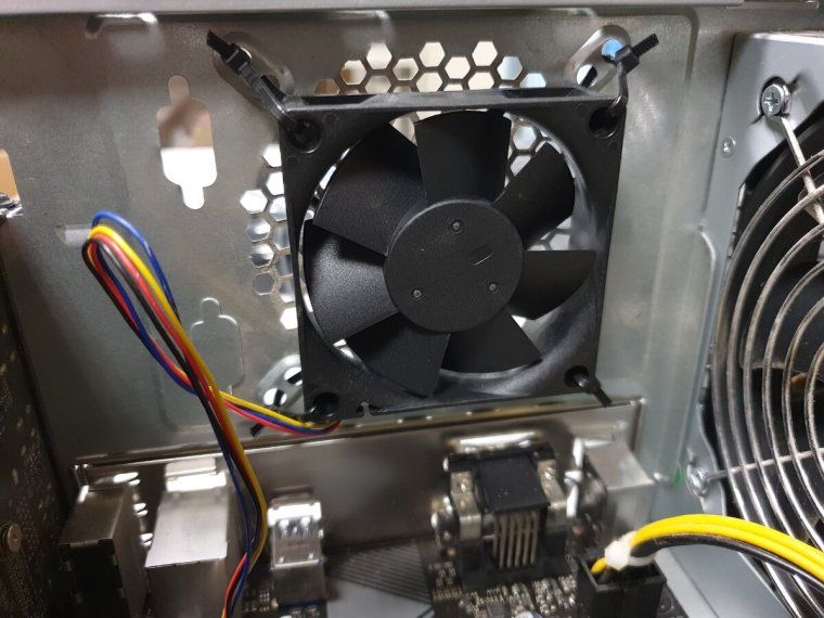 Стяжка вентилятора