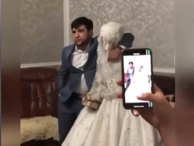 Селфи во вьетнамском лесу Мем