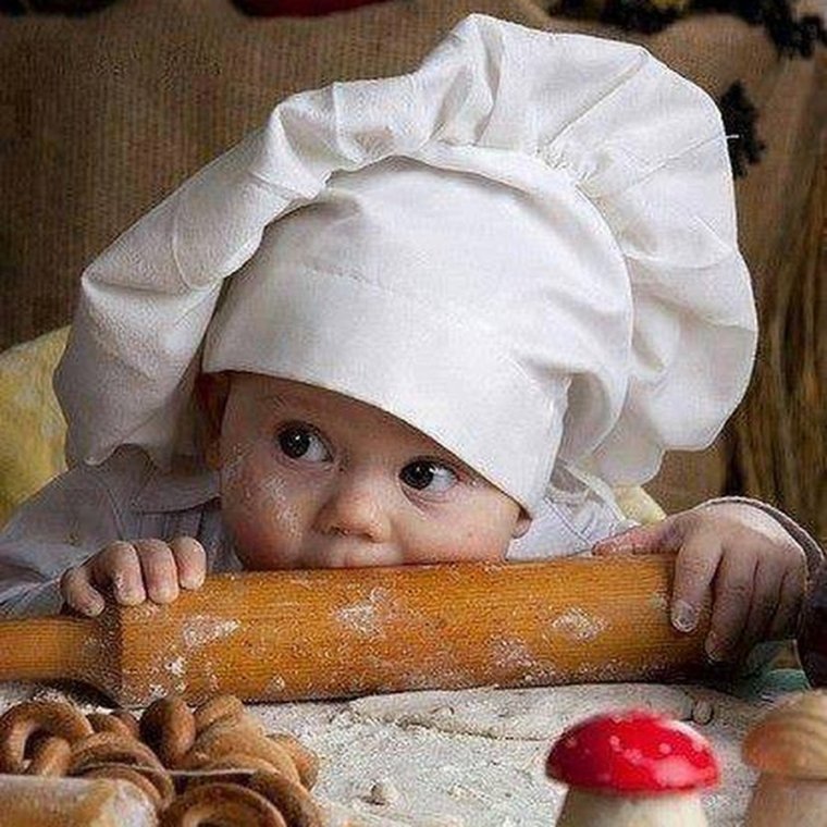 Малыш повар