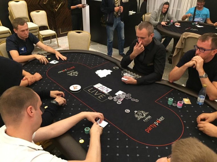 Приглашение на покерный турнир