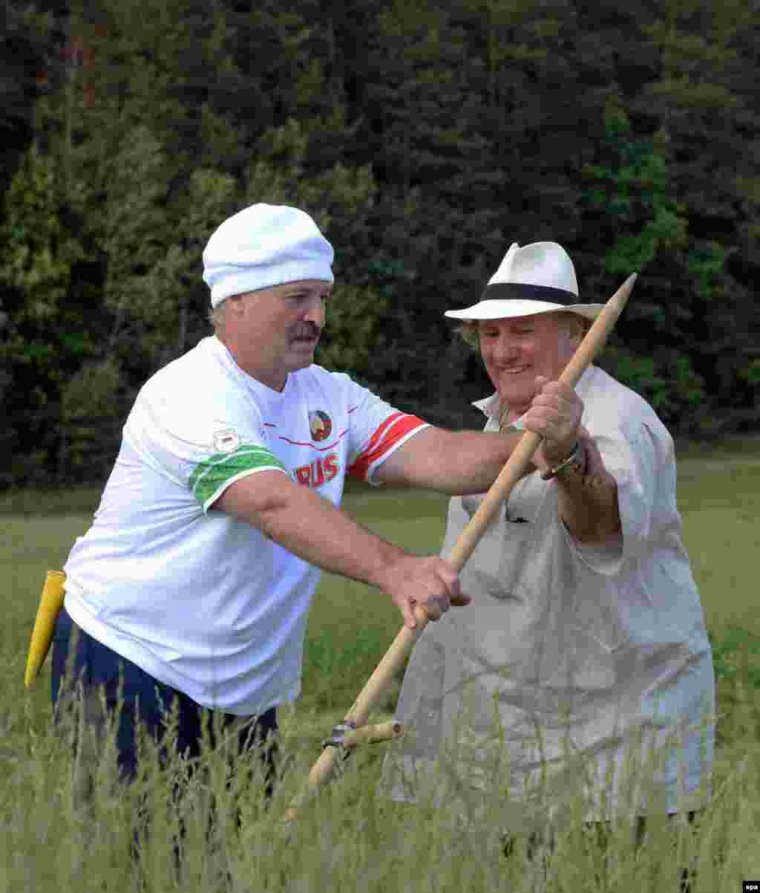 Жерар Депардье и Лукашенко в Беларуси