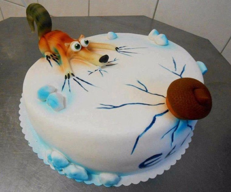 Ребенок смешно ест