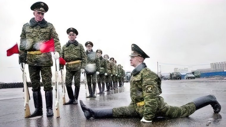 Девушки в форме ВДВ