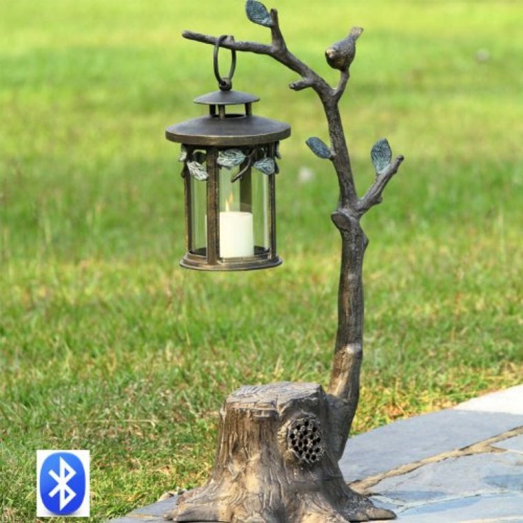 Уличный фонарь с скульптурой