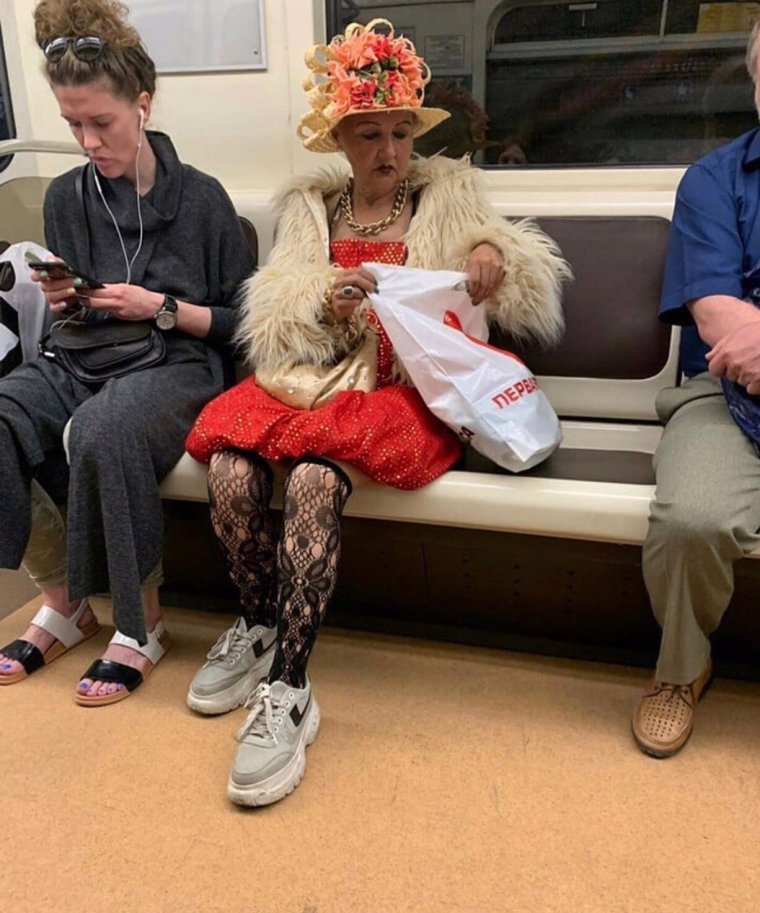 Смешные люди в метро