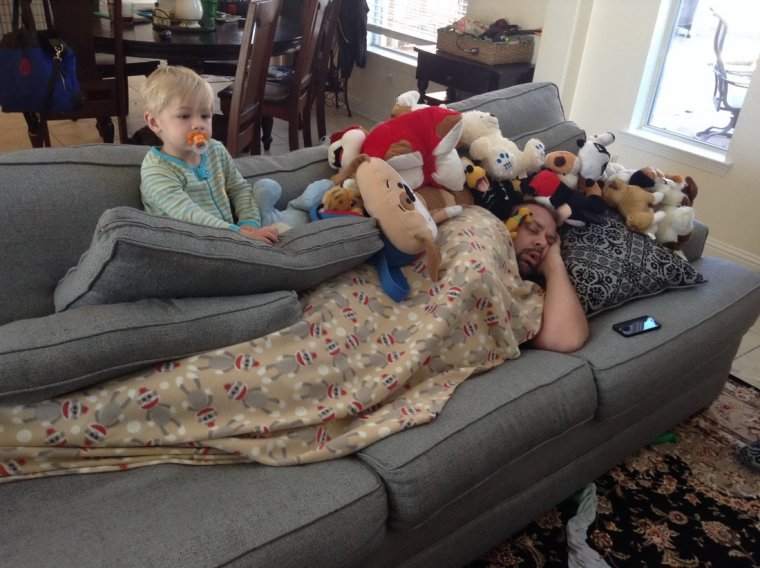 Уставшие родители и дети