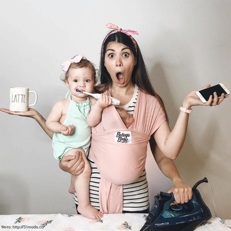 Современная мама с ребенком