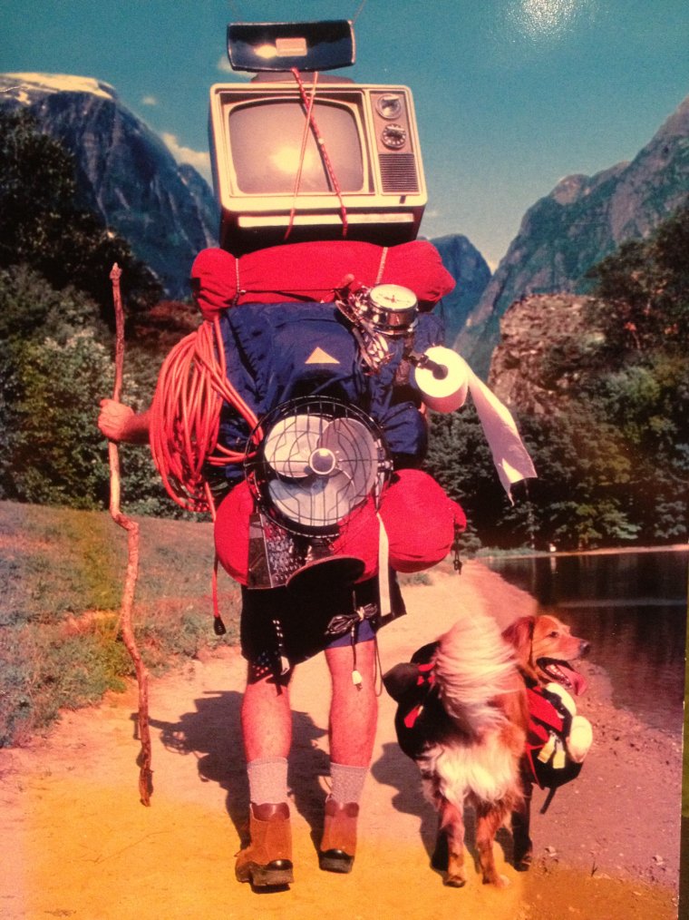 Турист с огромным рюкзаком