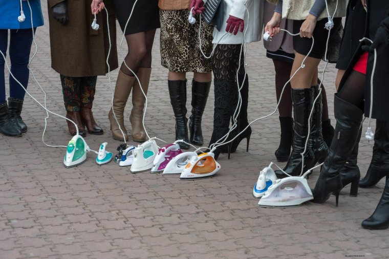 Выгуливает утюг