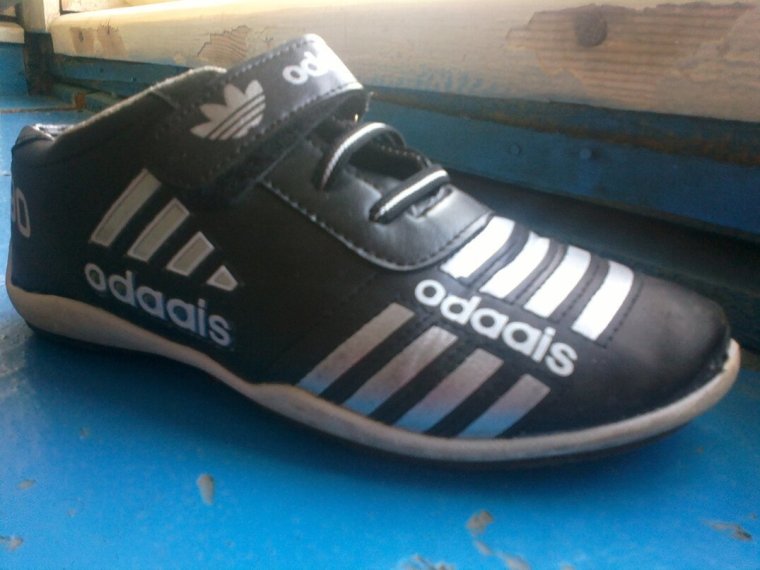 Паленые кроссовки адидас