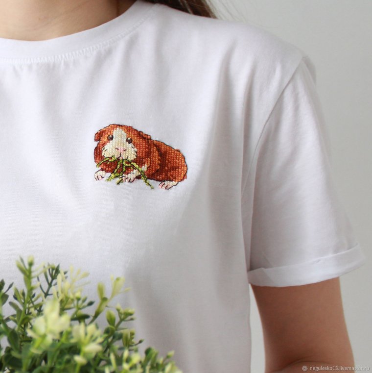Футболка с вышивкой