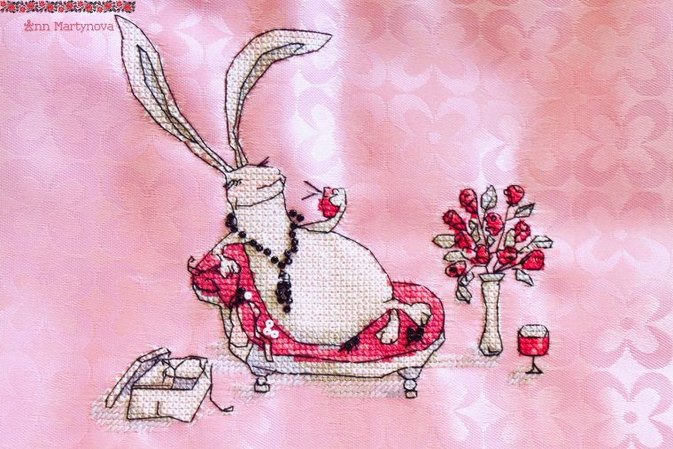 Смешная вышивальщица