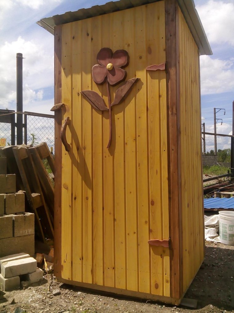 Прикольные дачные туалеты