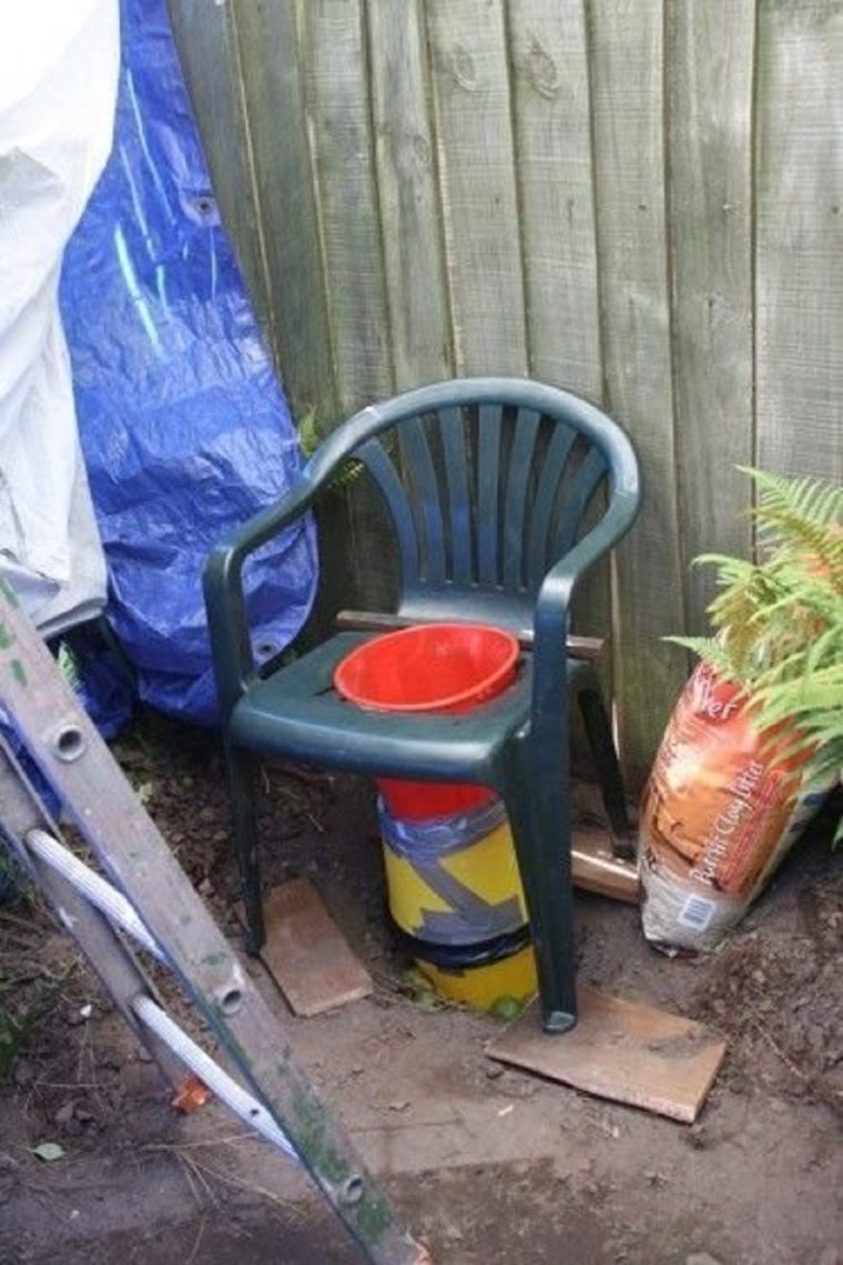 Прикольный туалет на даче