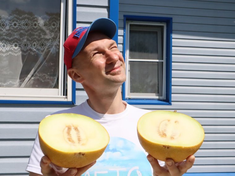 Человек дыня