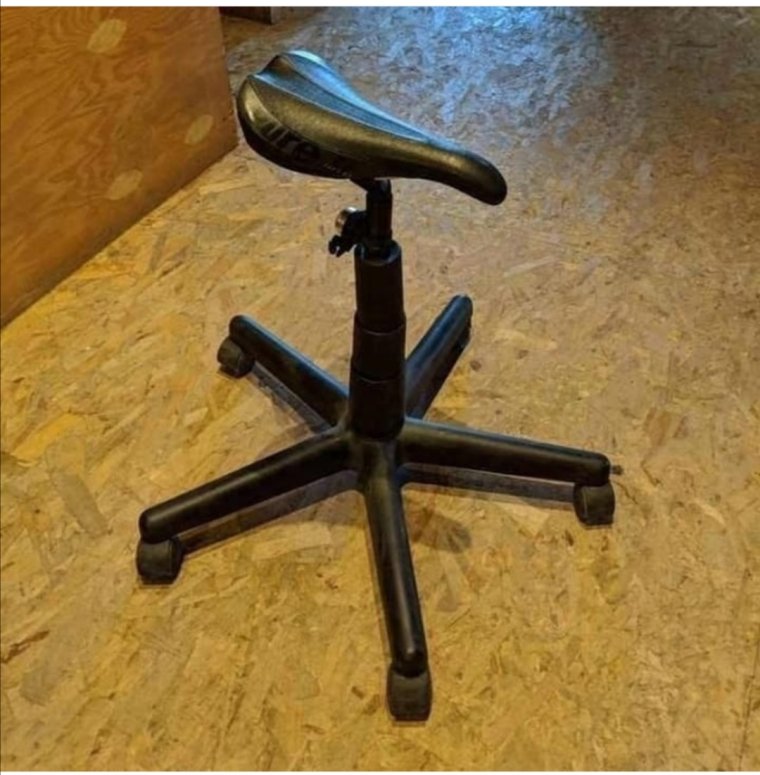 Смешные стулья