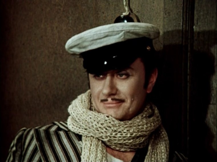 12 Стульев Бендер