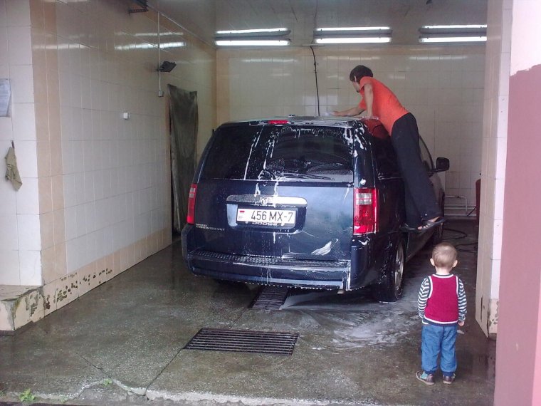 Додж Караван на мойке