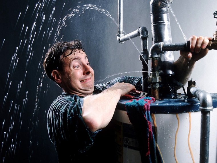 Прикольный сантехник