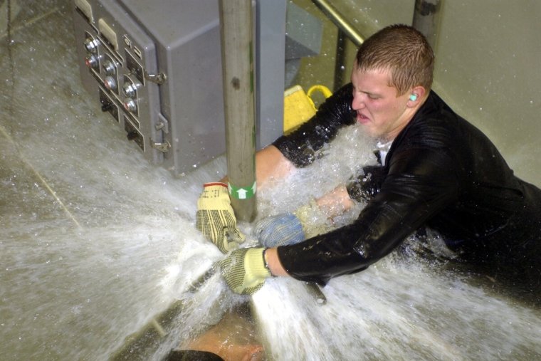 Авария водопровода в квартире