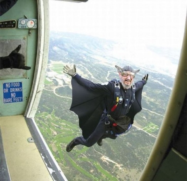 Смешной прыжок с парашютом