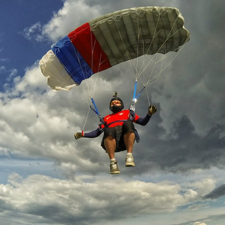 Прыжок с парашютом