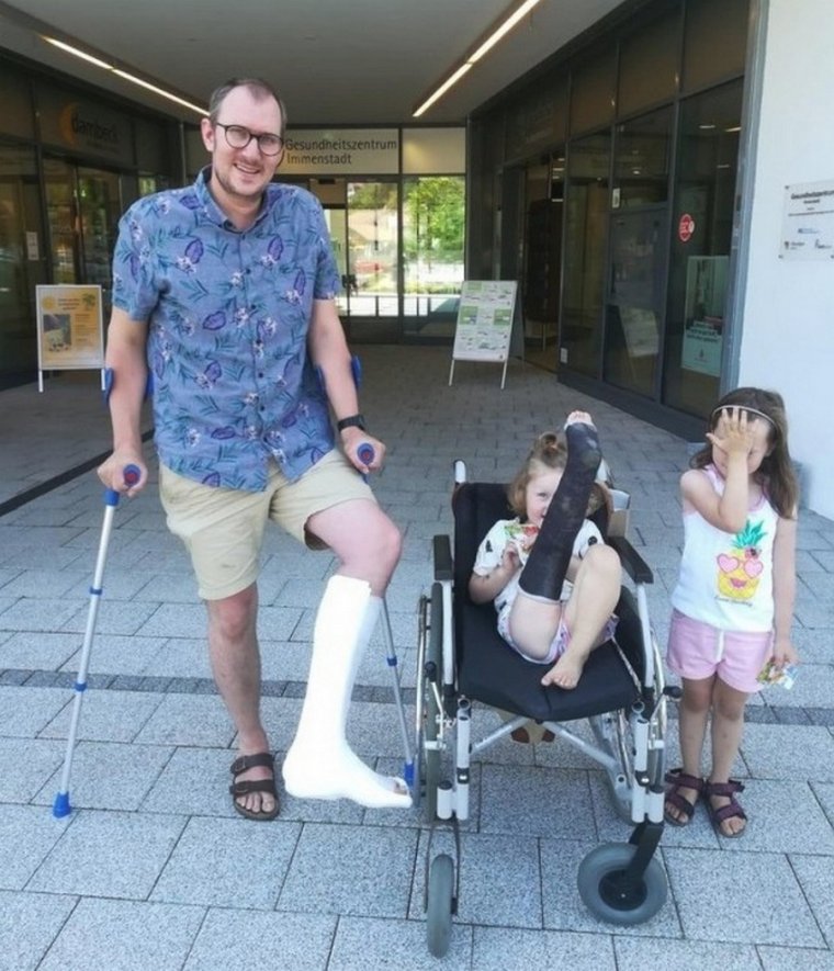 Инвалид инвалиды костыли