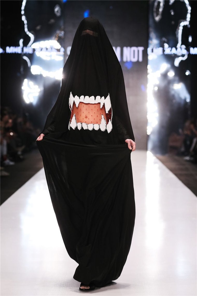 Мусульманка и христианка