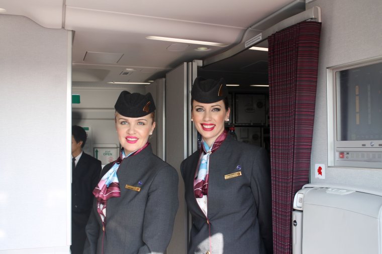 Катар Эйрвейз униформа