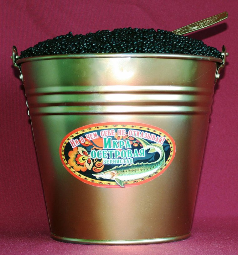 Черная икра в банке из под кильки