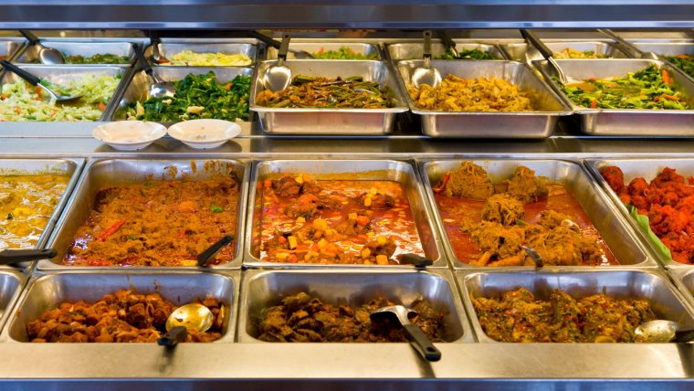 Шведский стол в столовой