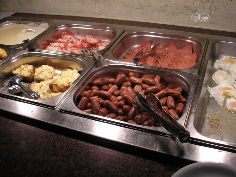 Шведский стол сосиски