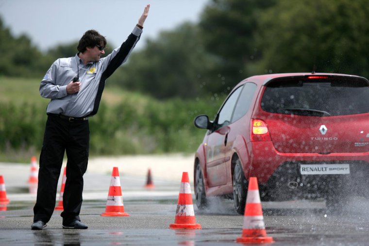 Экзамен в автошколе