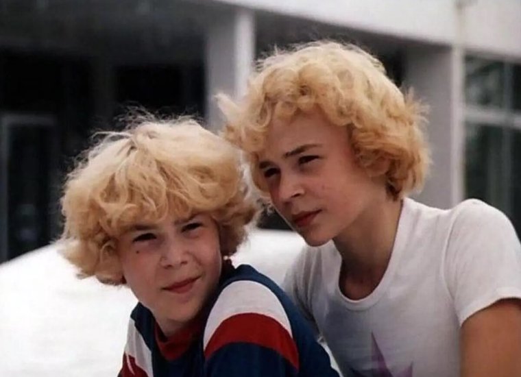 Братья Торсуевы - Сыроежкин и электроник