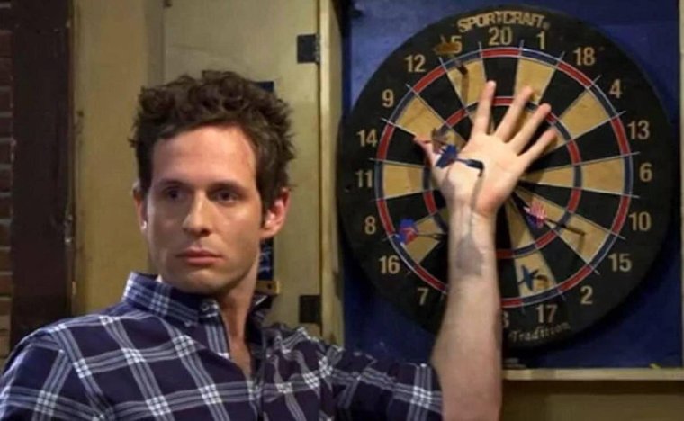 Деннис Рейнольдс