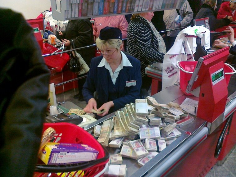 Смешная кассирша