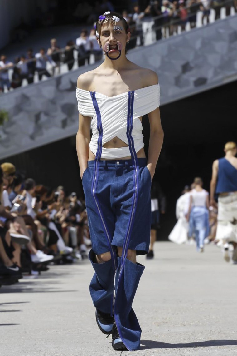 Дурацкие костюмы