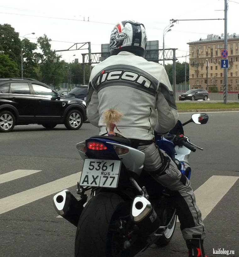 Прикольный мотоциклист