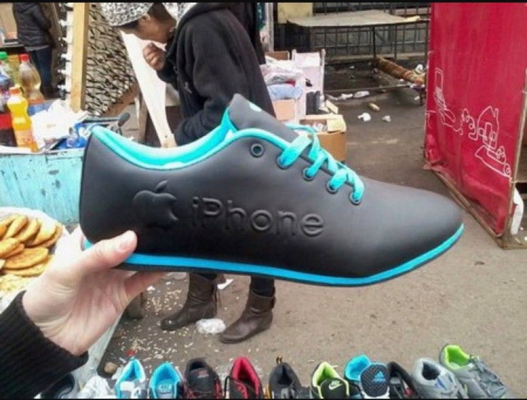 Угарные кроссовки