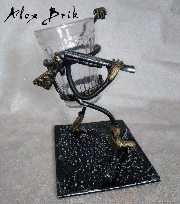 Подстаканник из металла