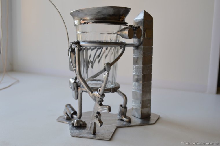 Сувенир охотнику из проволоки