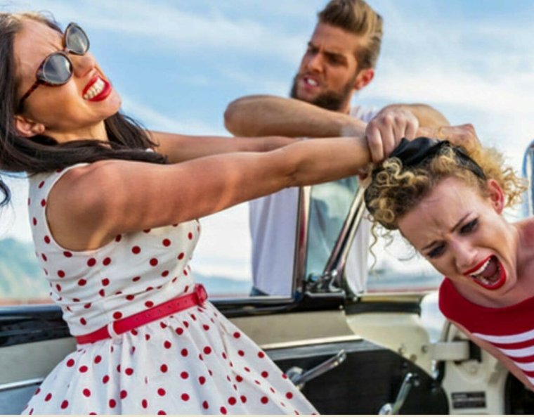 Женщина ревнует