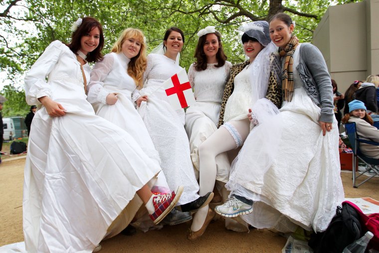 Костюмы на второй день свадьбы