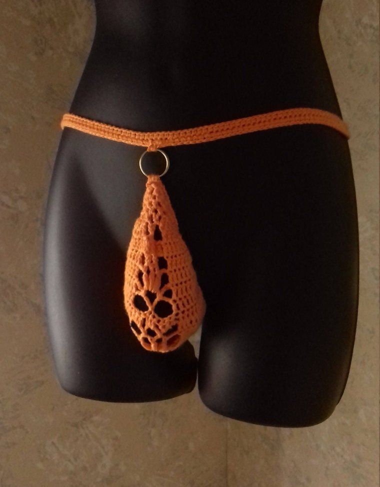 Вязаные трусы с хоботом