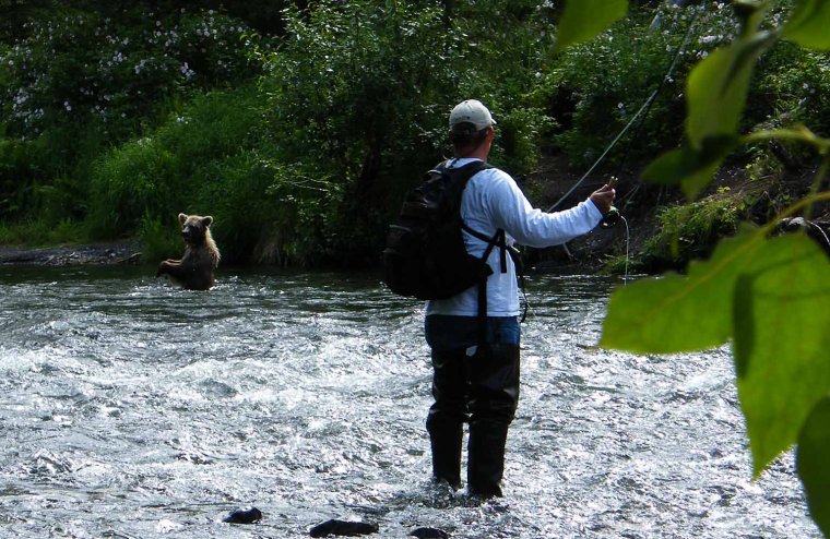 Жену с другом на рыбалке